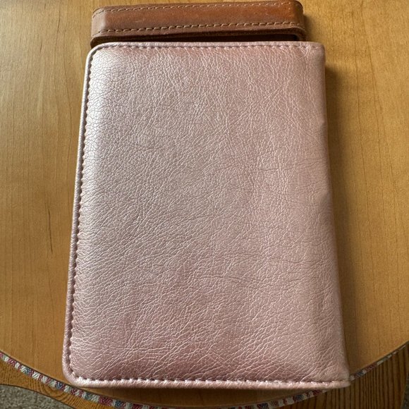 New US Passport Cover - Pink - Picture 2 of 6